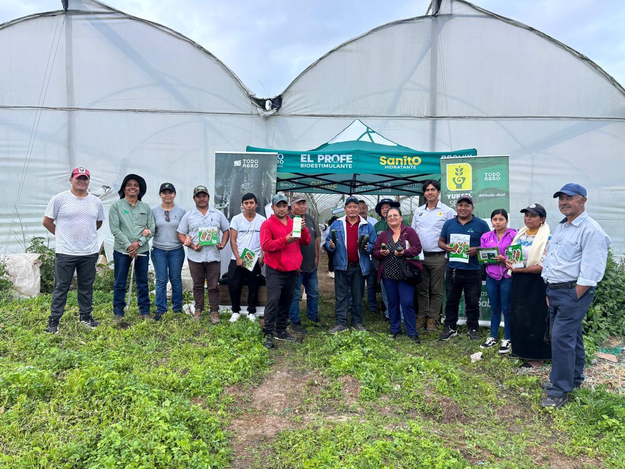 Equipo Proveplant en campo